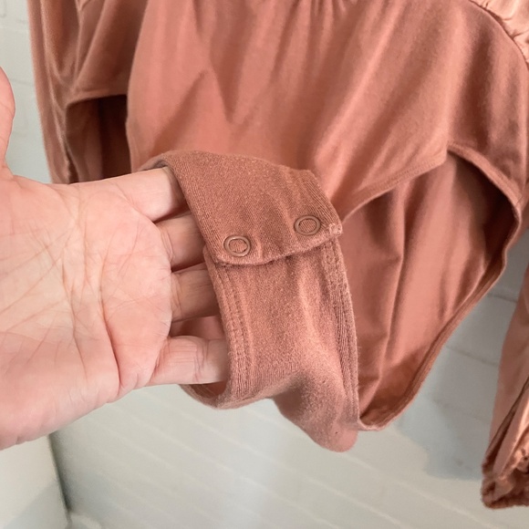 Revolve x Isabella Wrap Bodysuit Bronze Peach Satin Balloon sleeve Sz XXL - Picture 8 of 14